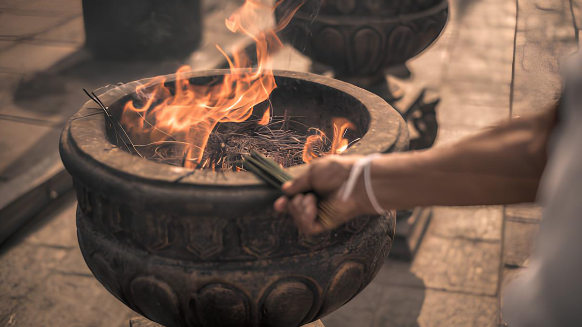 The Sacred Rituals Diffuser Oil Bundle